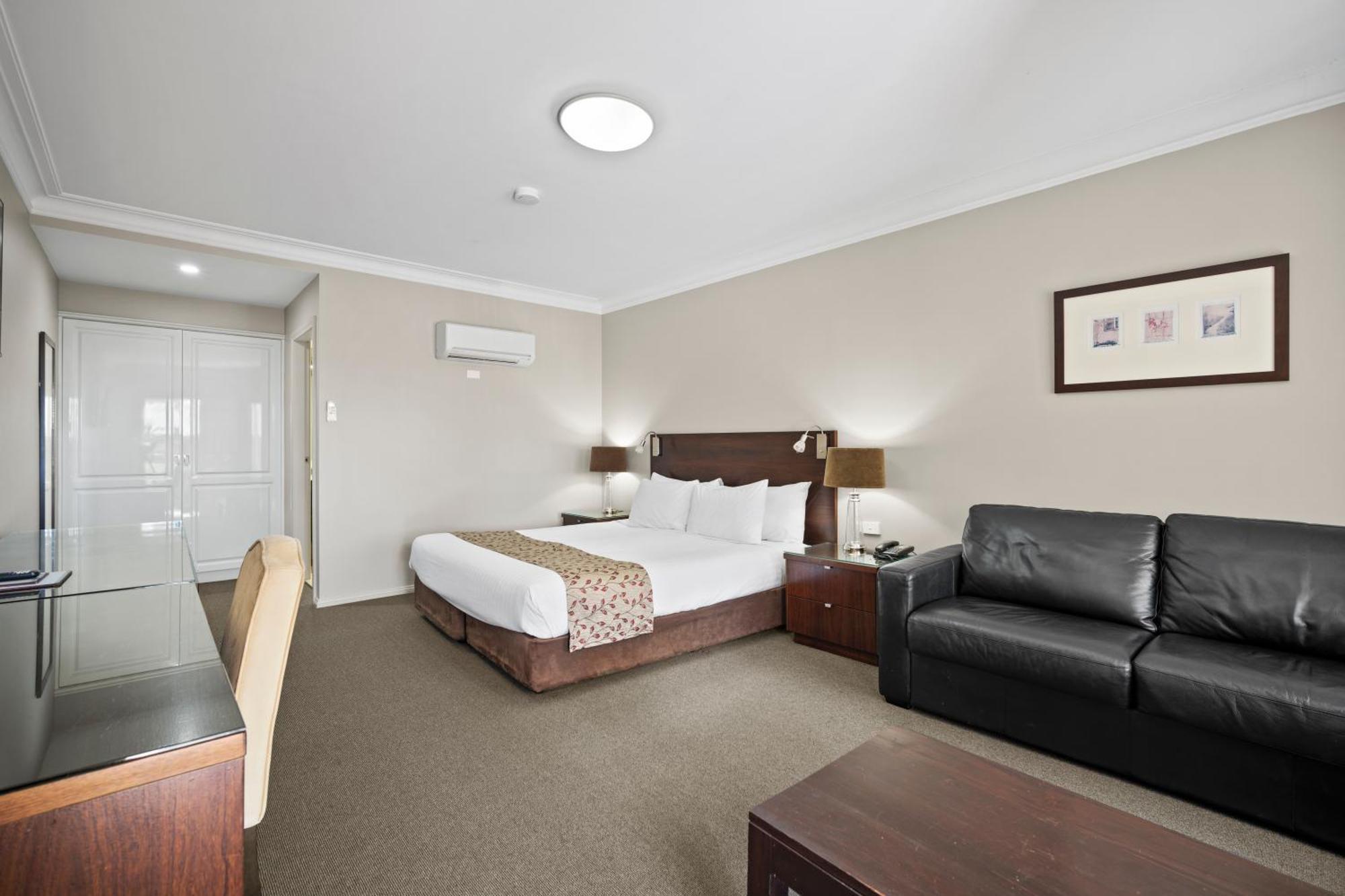 Carlyle Suites & Apartments Wagga Wagga Exterior photo